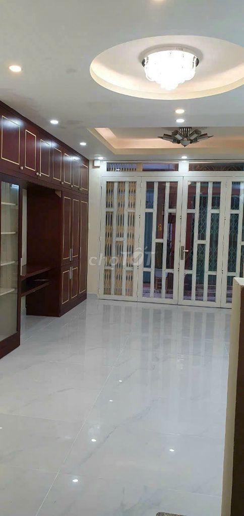 Rent a three-story apartment near the stop of 310 Lê Hồng Phong, 010, hr county.