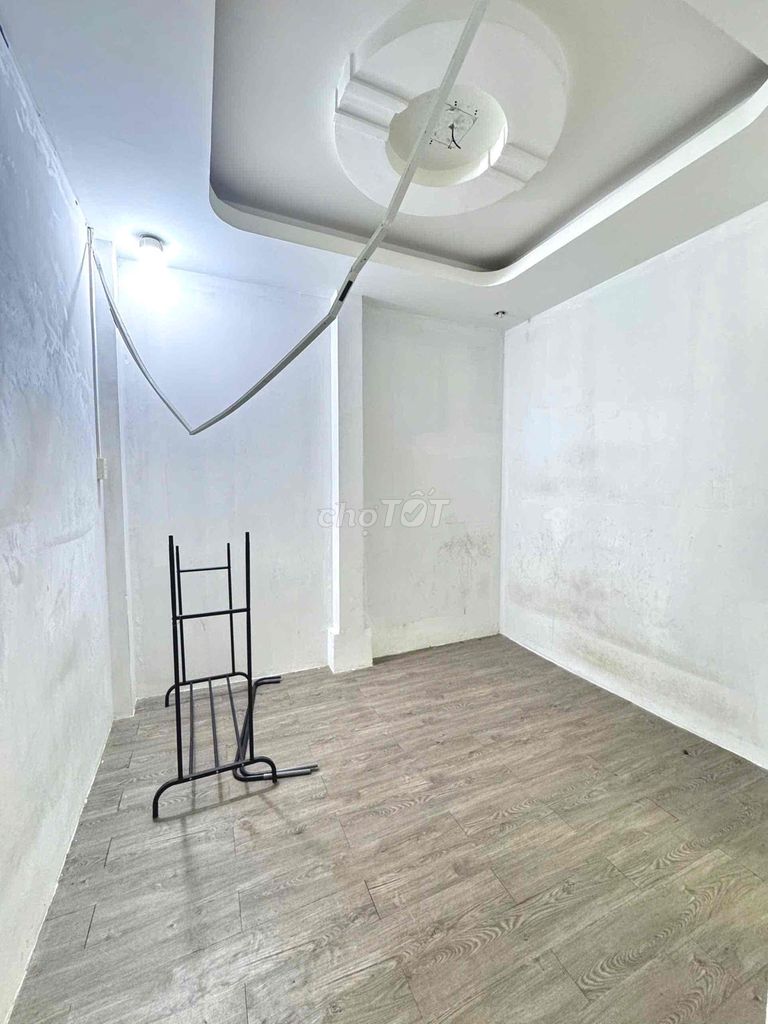 Level 4, 3 Phaus 3 x 25 meters (3 bedroom 1 bathroom) 4 meters. Hương Lộ 2 - Four Four Four Four Four.