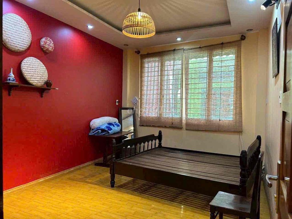 District 1 – 15 a month ” 3 bedrooms • 4 toilets • Land + 3 - floor DNC