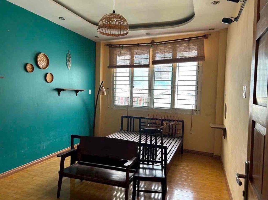 District 1 – 15 a month ” 3 bedrooms • 4 toilets • Land + 3 - floor DNC