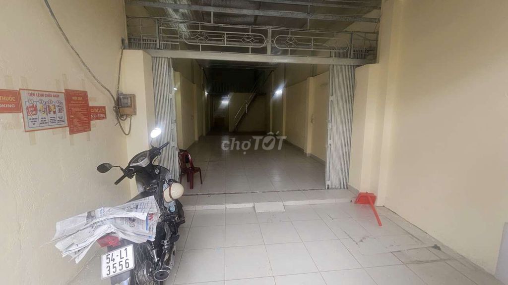 8 M Phạm Hùng, 4 X20, 1 garage, 2 bedrooms.