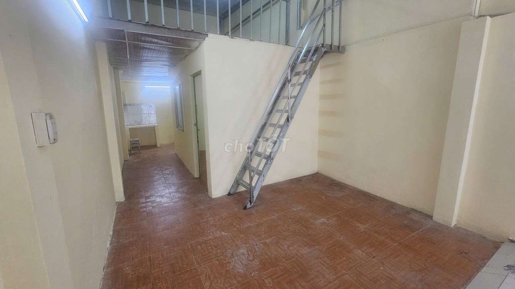 8 M Phạm Hùng, 4 X20, 1 garage, 2 bedrooms.