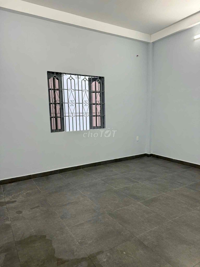 Rent a cash house Bình Lợi, 1893 13, bt. area 5 x22 meters. It costs 22 million a month.
