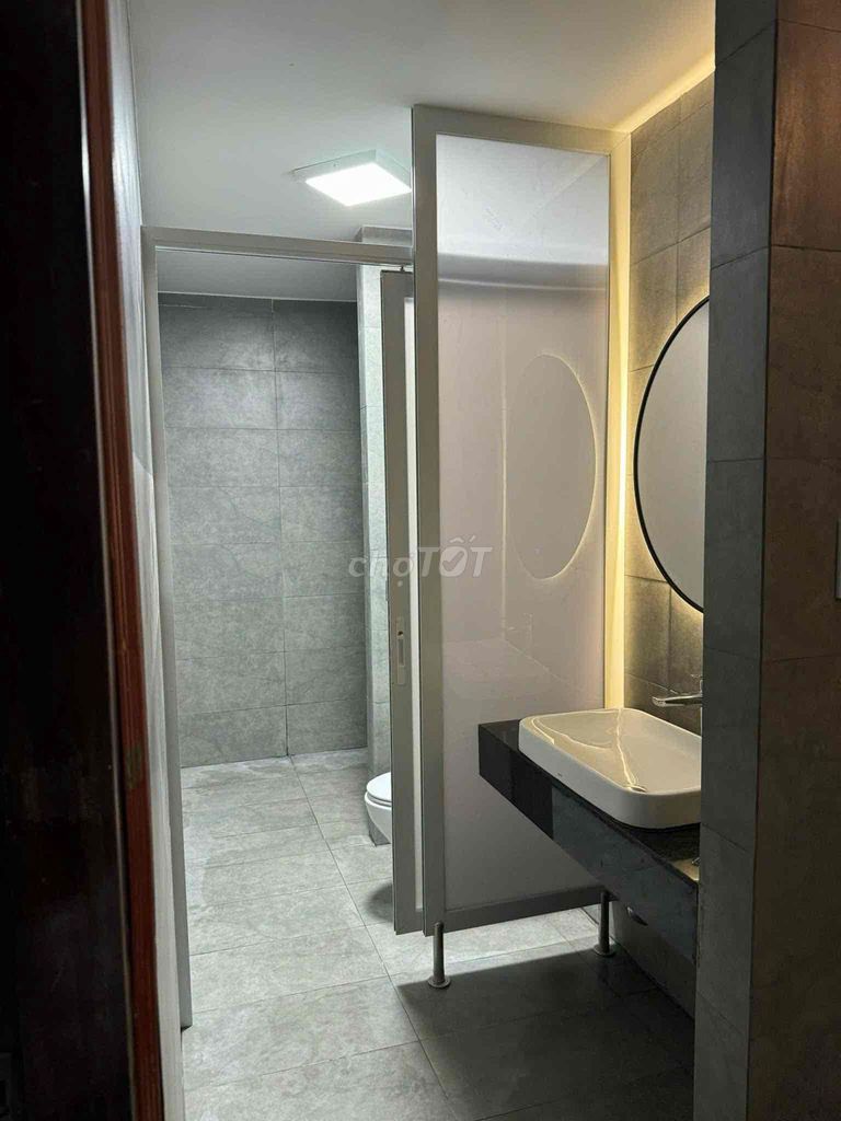 Rent a cash house Bình Lợi, 1893 13, bt. area 5 x22 meters. It costs 22 million a month.