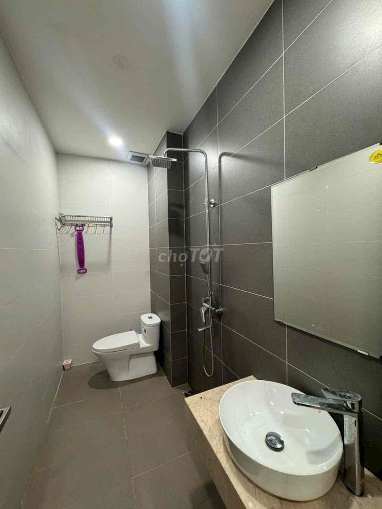 Rent a cash house Bình Lợi, 1893 13, bt. area 5 x22 meters. It costs 22 million a month.