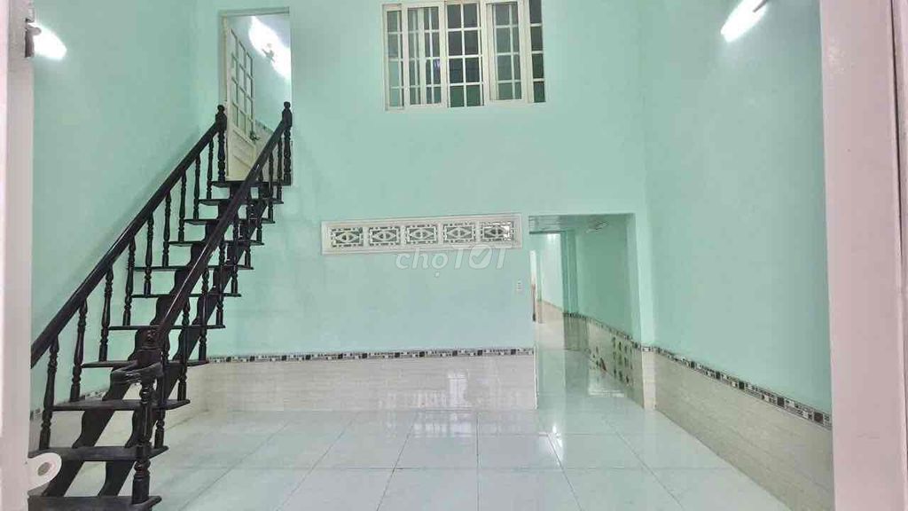 We'll rent a house. Two bedrooms. Five-foot-15mm Huỳnh Tấn Phát.
