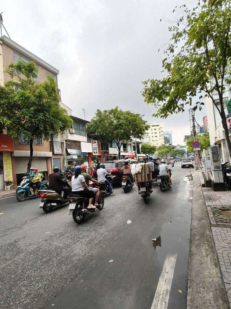 renting cash to Phạm Viết Chánh, District 1 – 4,2 x18 M - 3th floor