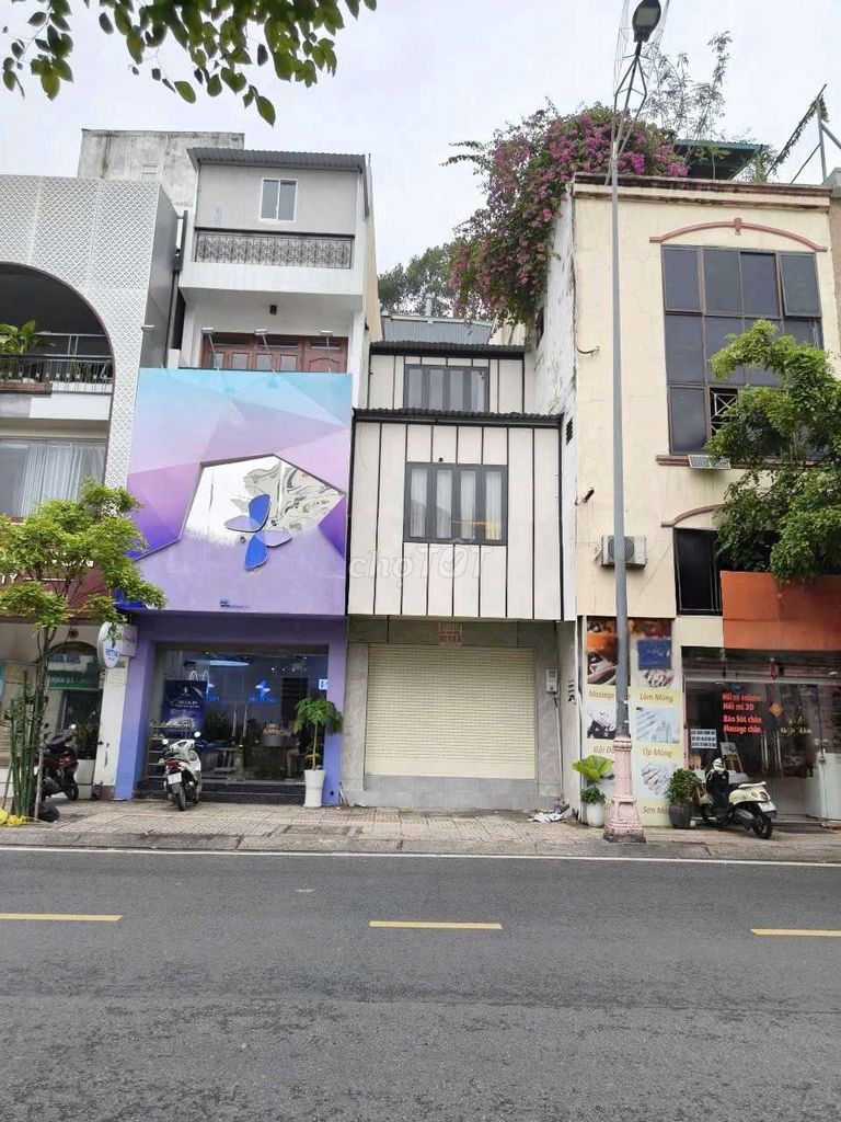 renting cash to Phạm Viết Chánh, District 1 – 4,2 x18 M - 3th floor