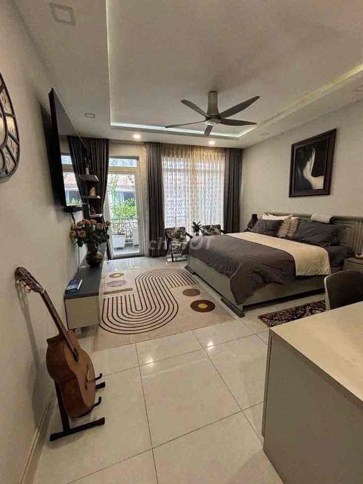 4.8 x18 M, full interior Trần Bình Trọng, Escalation 5, limit