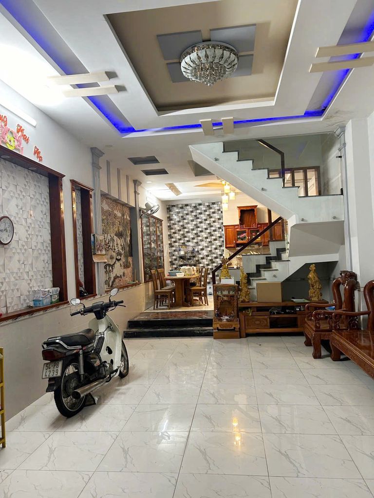 Renting a three-story new house full of phường tân chánh hiệp furniture District 12.