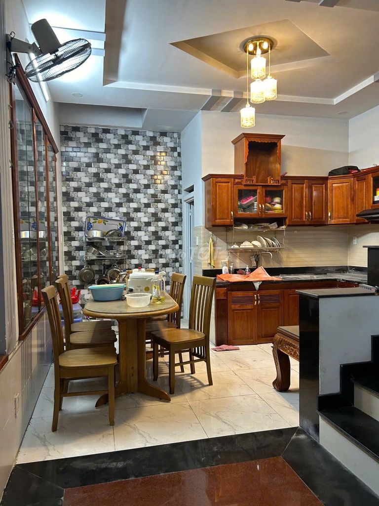 Renting a three-story new house full of phường tân chánh hiệp furniture District 12.