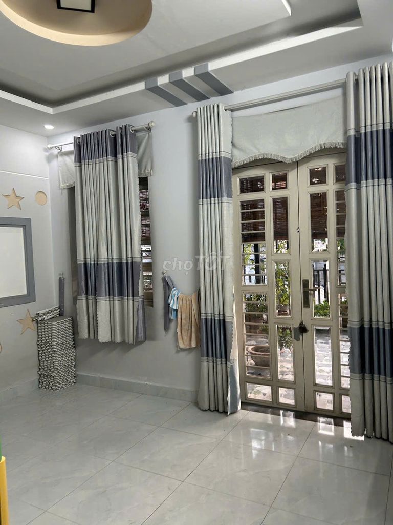Renting a three-story new house full of phường tân chánh hiệp furniture District 12.