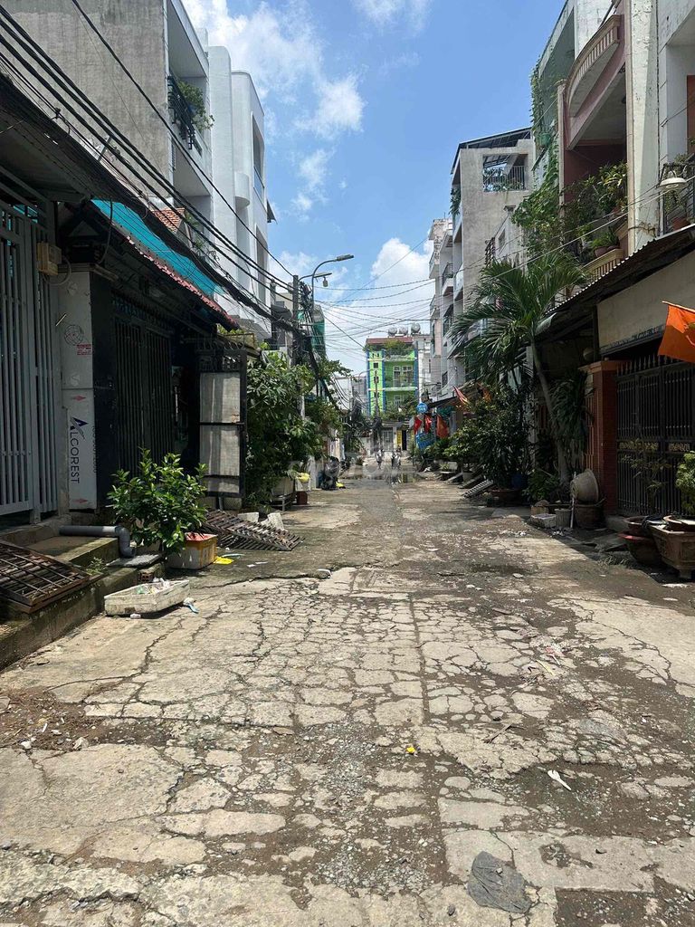 Rended 8 million, 2 D connected long,An Lạc, Bình Tân, 4 meters*18 meters, 3 bedrooms, near school
