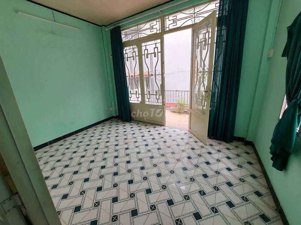 The alley is near Tân Bình -- two bedrooms -- 4.2 x12 M -- 10 million a month.