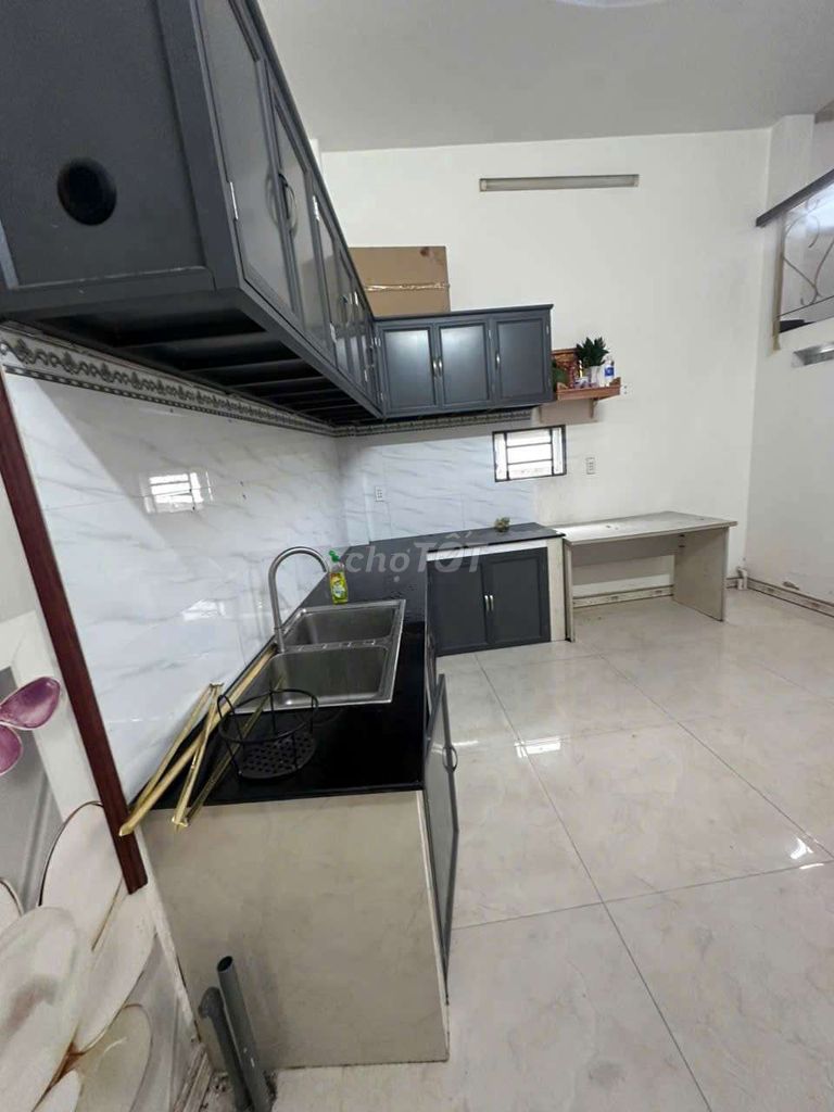 Rent three floors of 48 hbc 11 million a month.