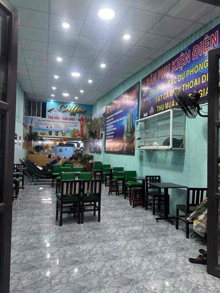 Rent a large Bùi Tư Toàn front house in business