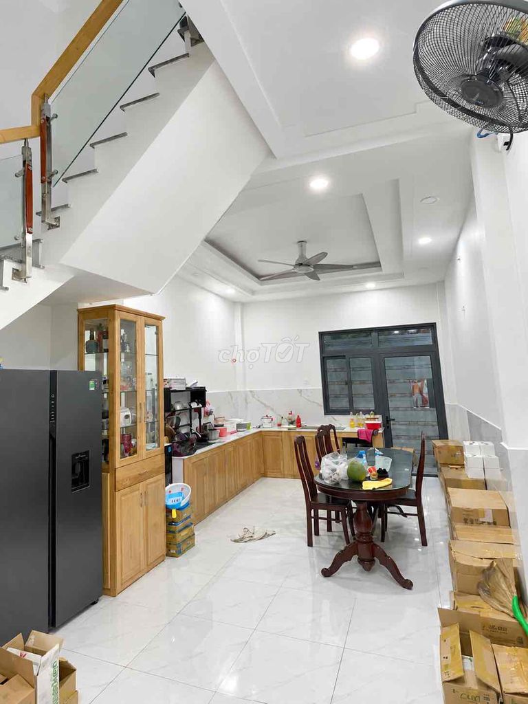 The 8M số 1.bhha Street. 4 x 15 meters 3 floors 4 bedroom 3 toilets have cabinet 7