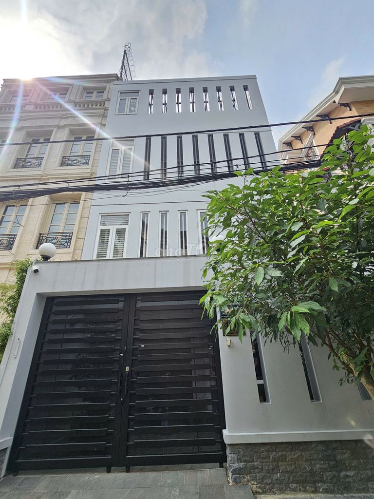 Rent a country road house for 90 million a month.