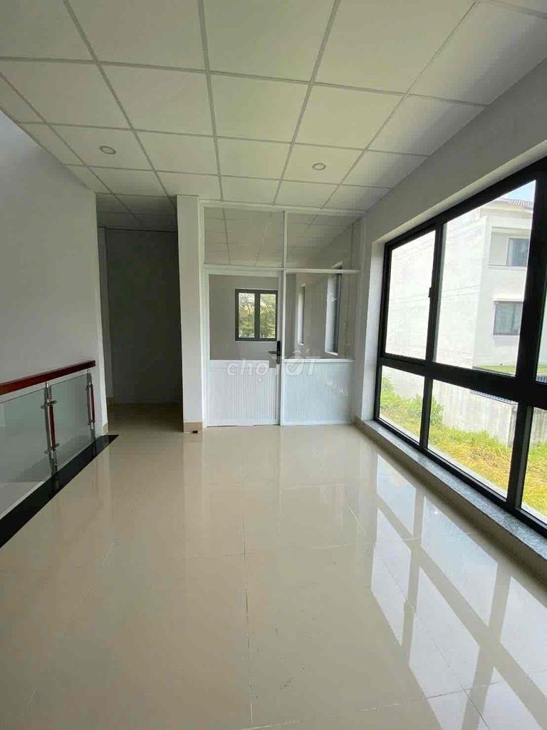 House 8 x20 3 3 floors 4 .7cm An Sky 9 Q1
