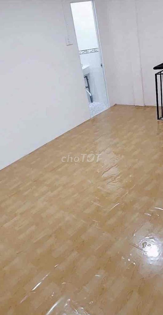 Two bedrooms, two toilets, seven million a month.