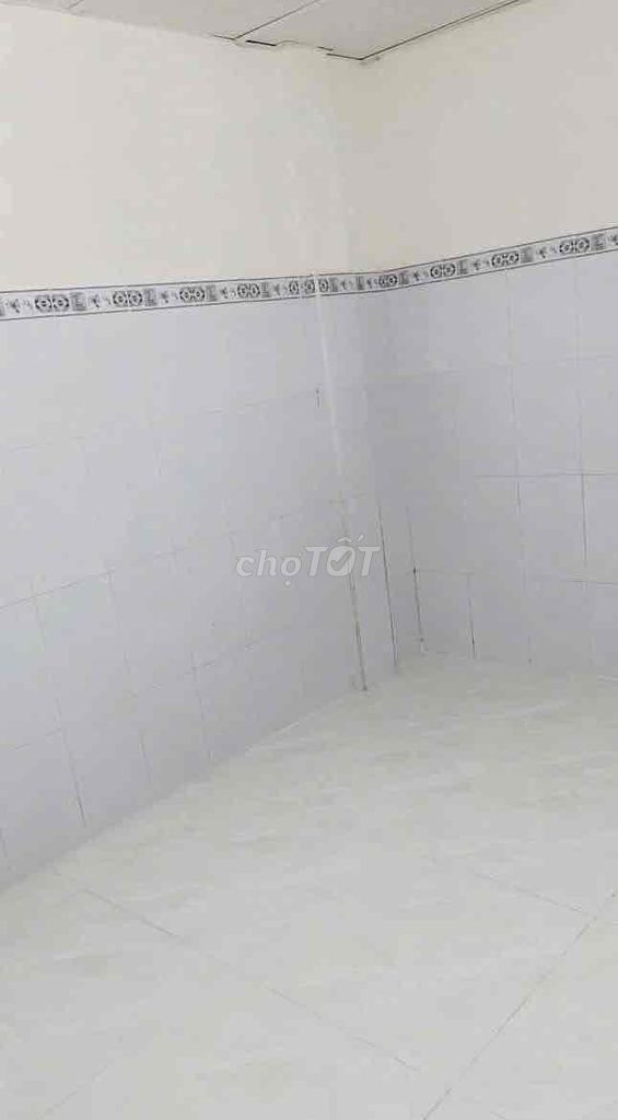 Two bedrooms, two toilets, seven million a month.