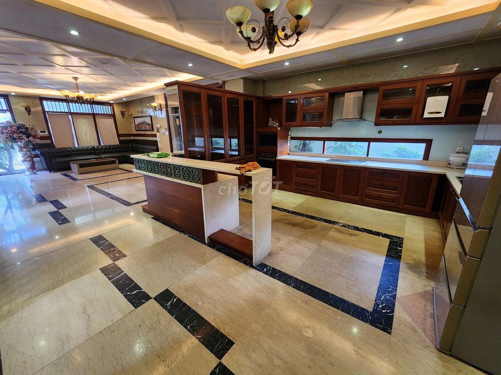 Rent the Sadeco Vene villa 5 floors up for 65 million interiors.