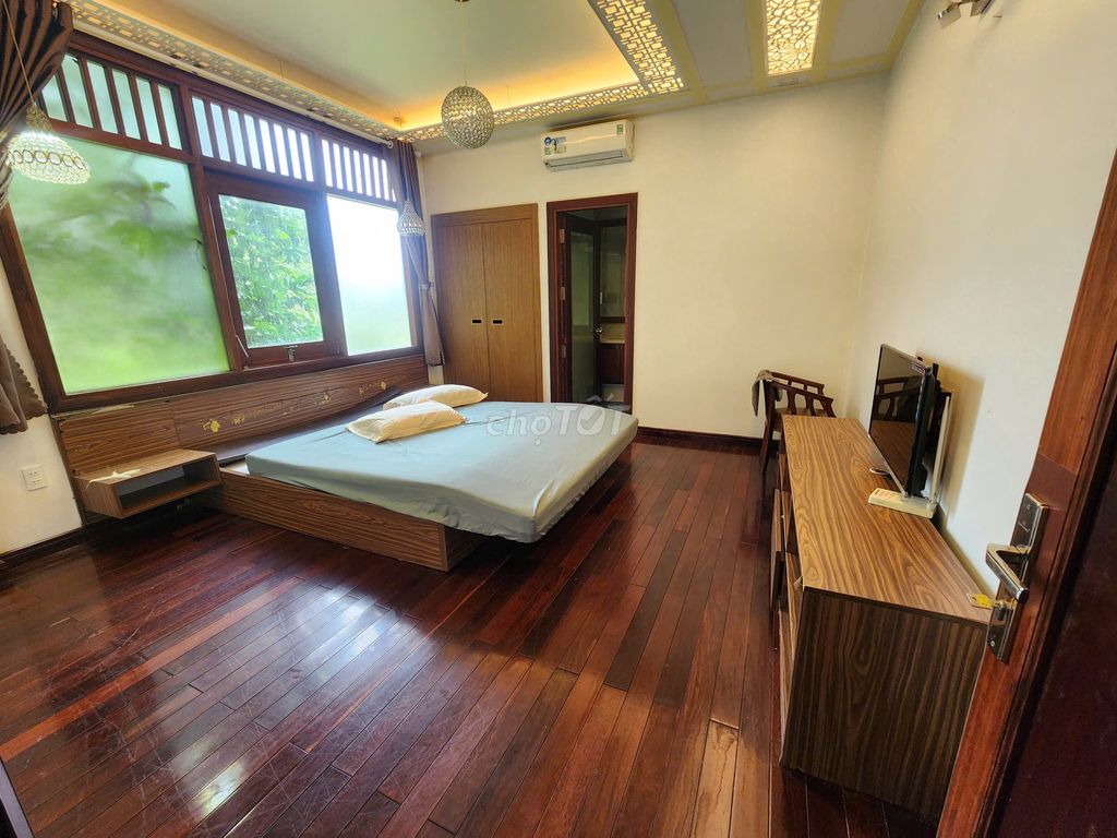Rent the Sadeco Vene villa 5 floors up for 65 million interiors.