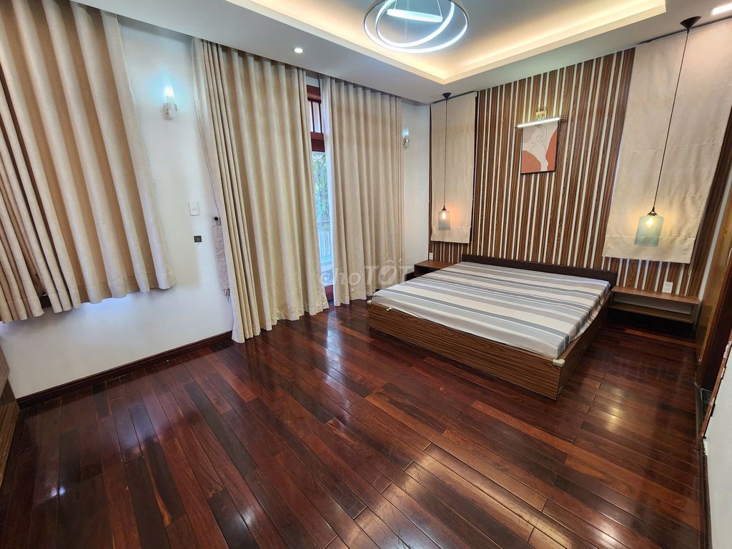 Rent the Sadeco Vene villa 5 floors up for 65 million interiors.