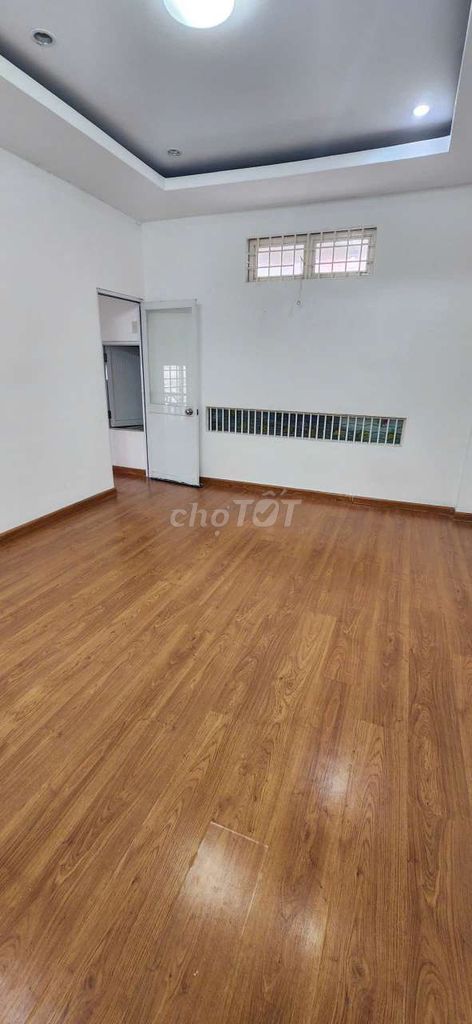 Thích Quảng Đức.7 x 10 meters, 2 bedrooms at 12.5 million.