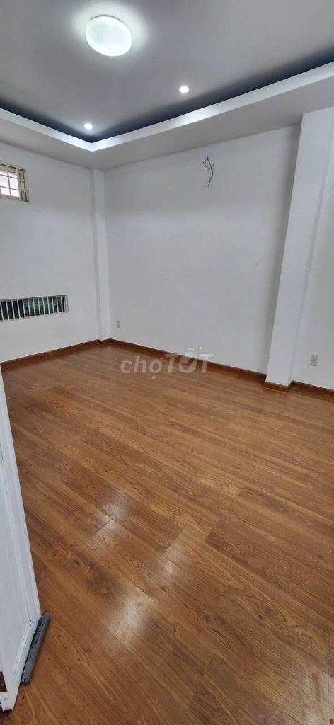 Thích Quảng Đức.7 x 10 meters, 2 bedrooms at 12.5 million.