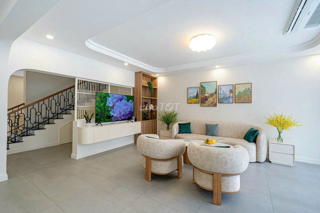 For renting the beautiful Mỹ Thái 3 mansion for 85 million dollars worth of utility.