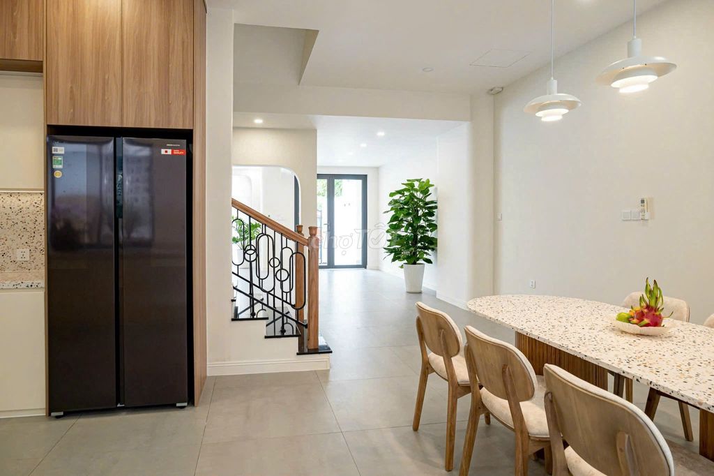 For renting the beautiful Mỹ Thái 3 mansion for 85 million dollars worth of utility.