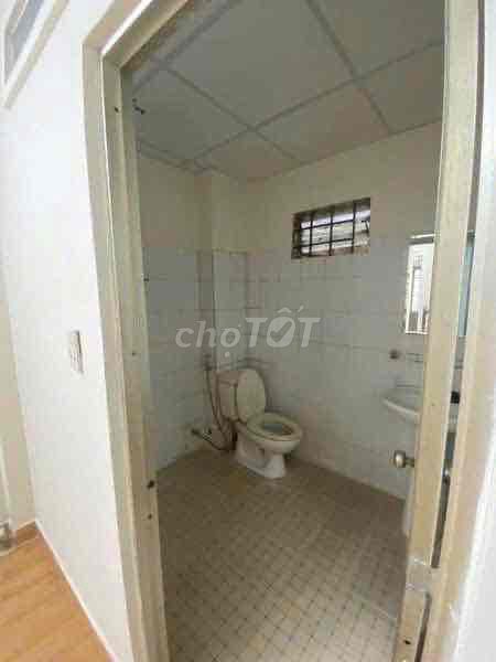 1 st 1 st 1st floor 2 bedroom 2 toilet 64 M2 near the small strip market