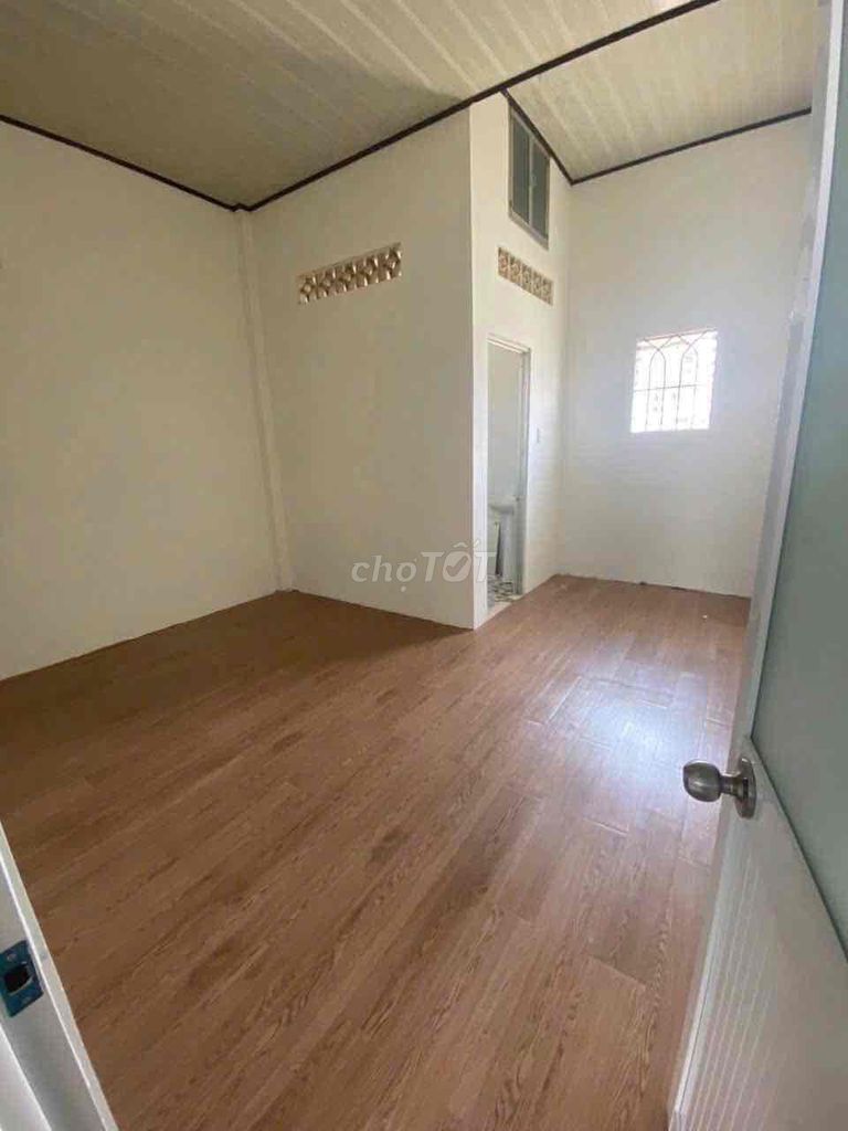 1 st 1 st 1st floor 2 bedroom 2 toilet 64 M2 near the small strip market
