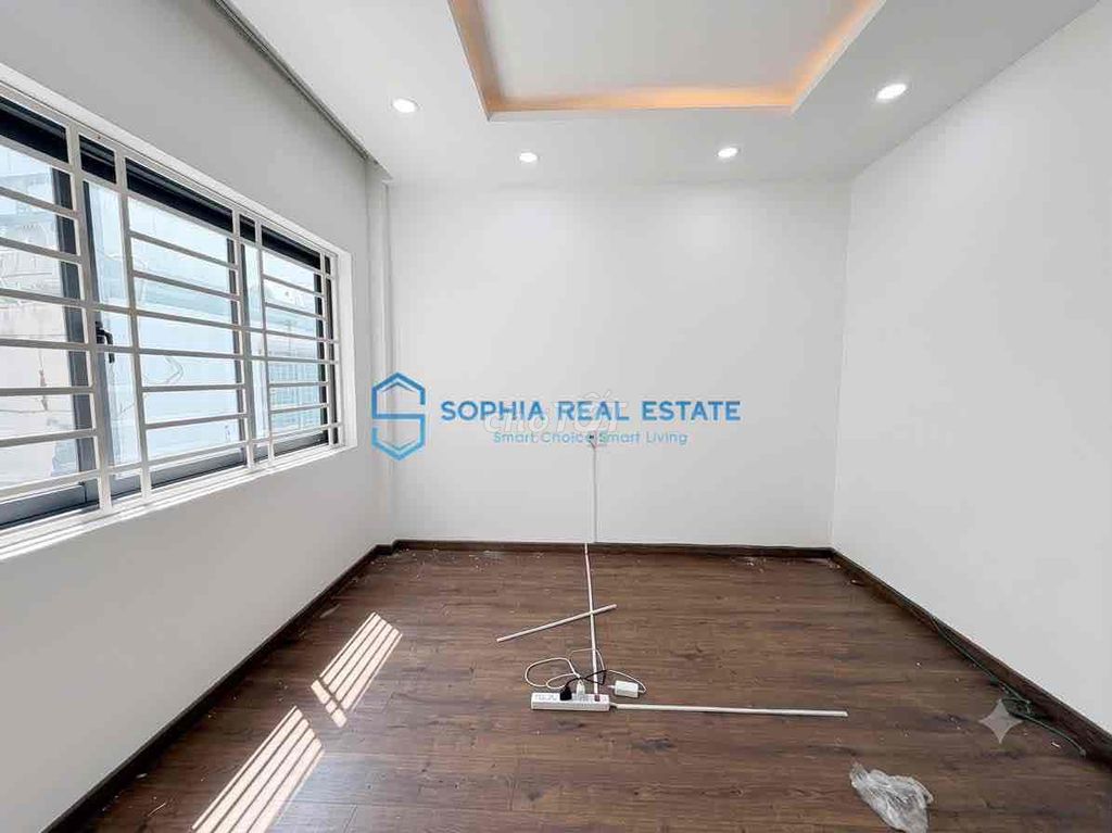Nice house - then parallel (4 x20 meters) 3 fourth floor bedroom super wide, open