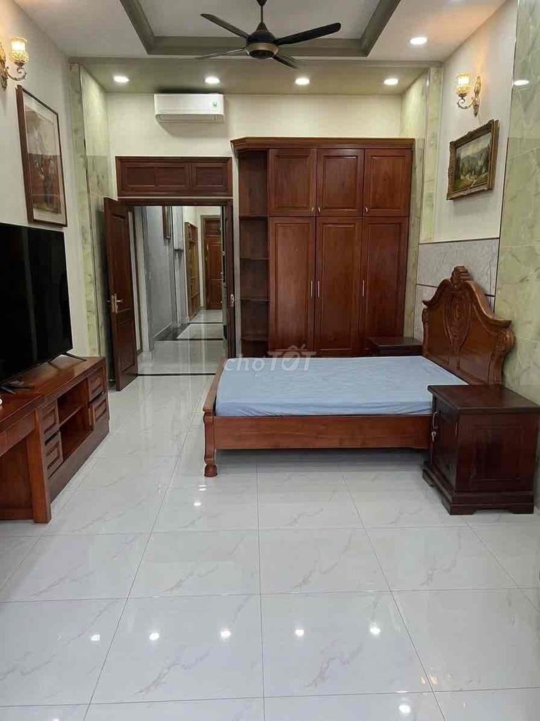 Rent TRIỆU QUANG PHỤC cash houses. The elevator entered six bedrooms. Four bathrooms. Full interior.