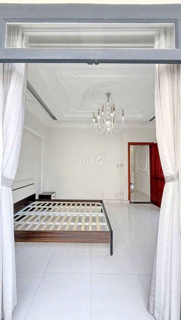 1 4th floor bedroom 7 x 12 mm east of Lê Thị Chợ District 7