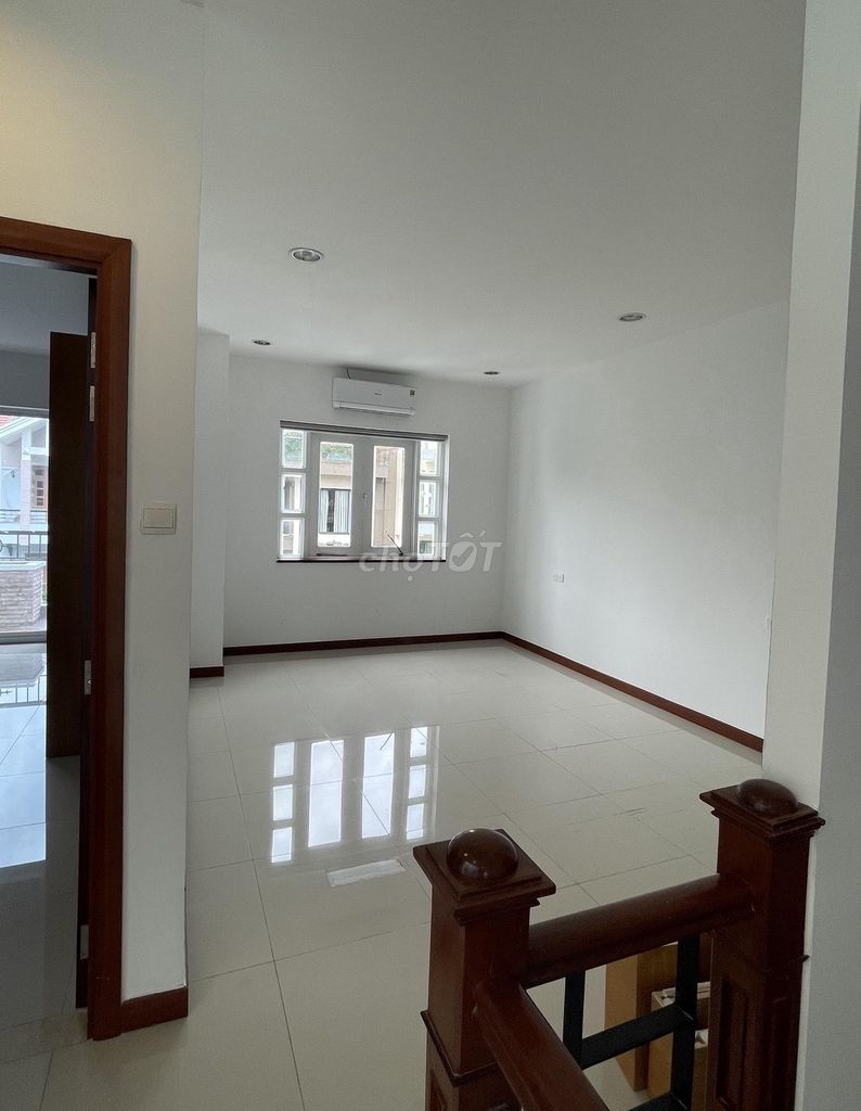 Renting two-sided houses-- Lam Sơn, 1872, Tân Bình-- 30 million a month.