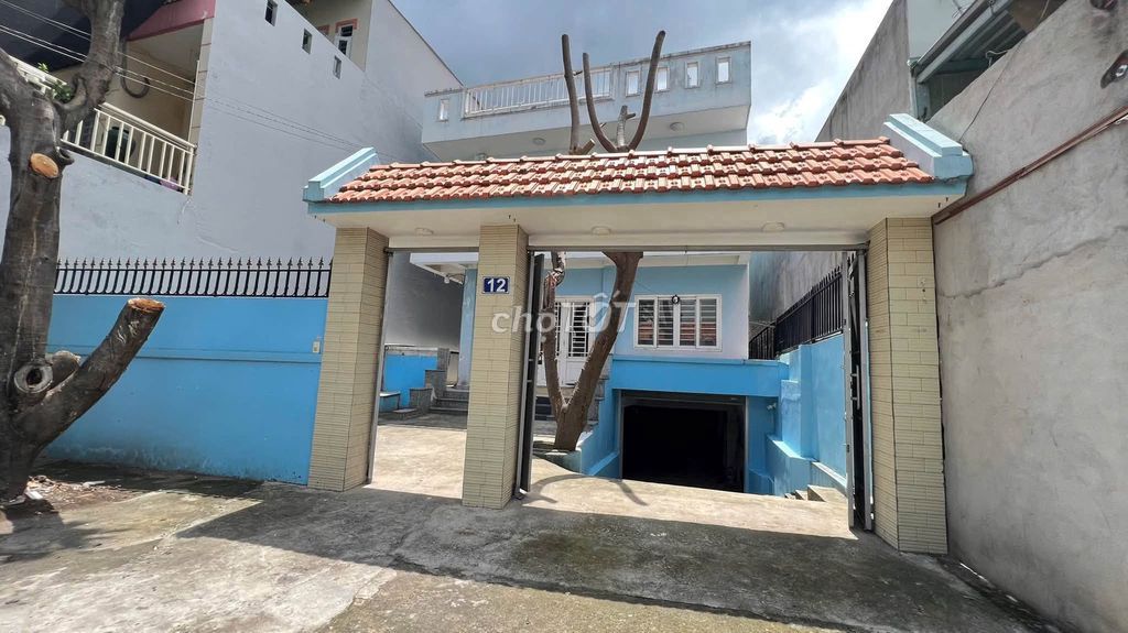 Rent the Thạnh Lộc 31 cash house, District 12, 400 meters, 3 bedrooms.