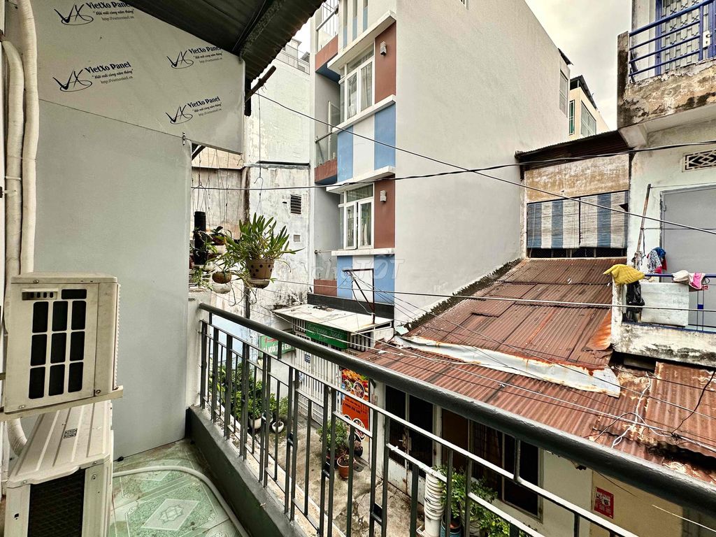 Rent the entire three bedrooms - 1 toilet at the seven-center-size-a-cube.