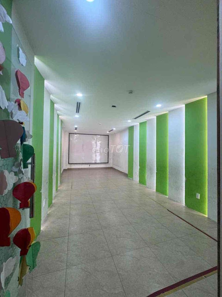 Rent the house as a service apartment, 5 bedrooms, 5 toilets, Reform 7 P, Right Invert, huit
