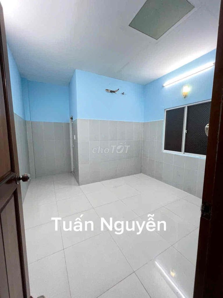 Rent Lê Văn Lương alley - 3 m7 x 14 meters - 4 bedroom - 4 toilets