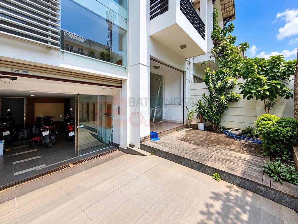 Rent a nice house-- số 7th Street, rich, District 2.