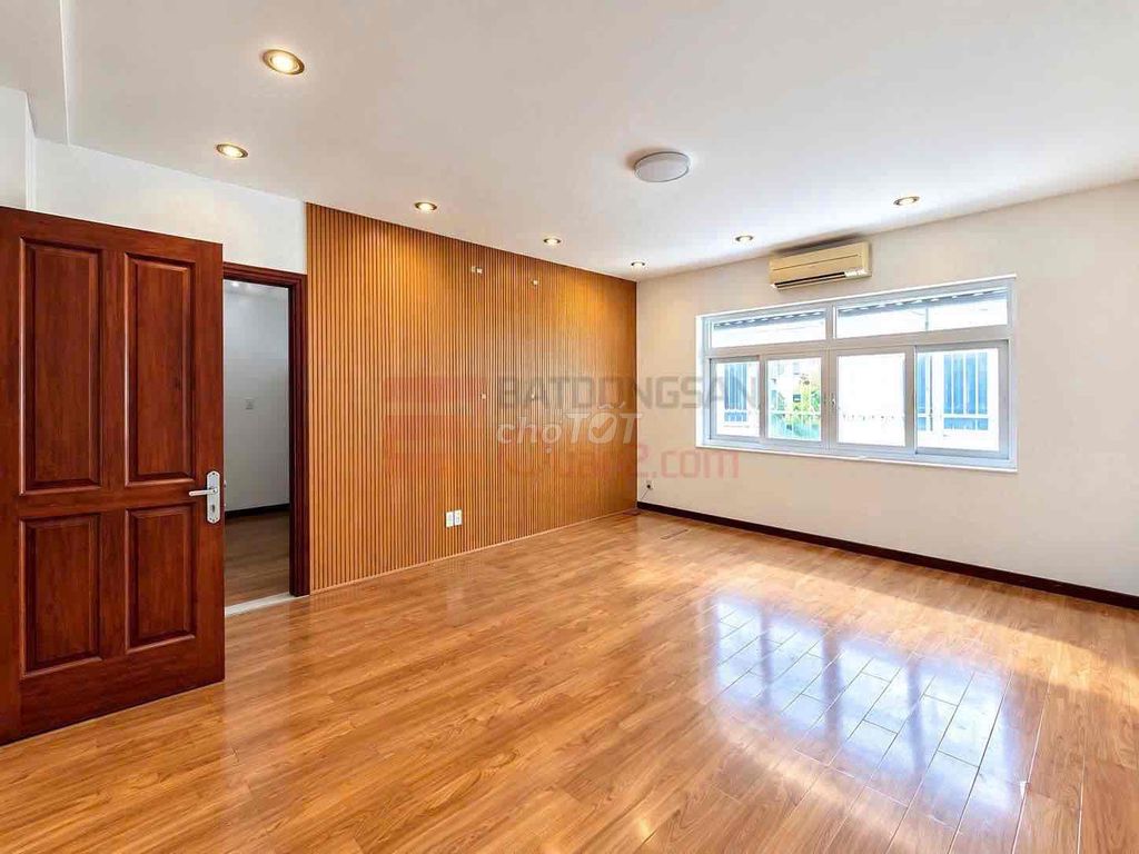 Rent a nice house-- số 7th Street, rich, District 2.