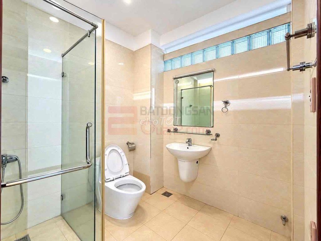 Rent a nice house-- số 7th Street, rich, District 2.