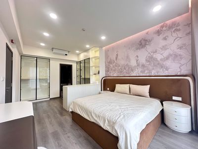 Rent an Epsilon apartment. Three bedrooms in place.