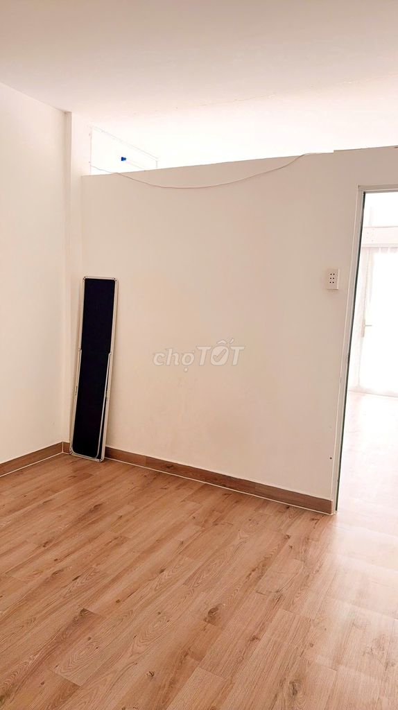 Rent us a 1kd Nhật Tảo, P.D. Rose.