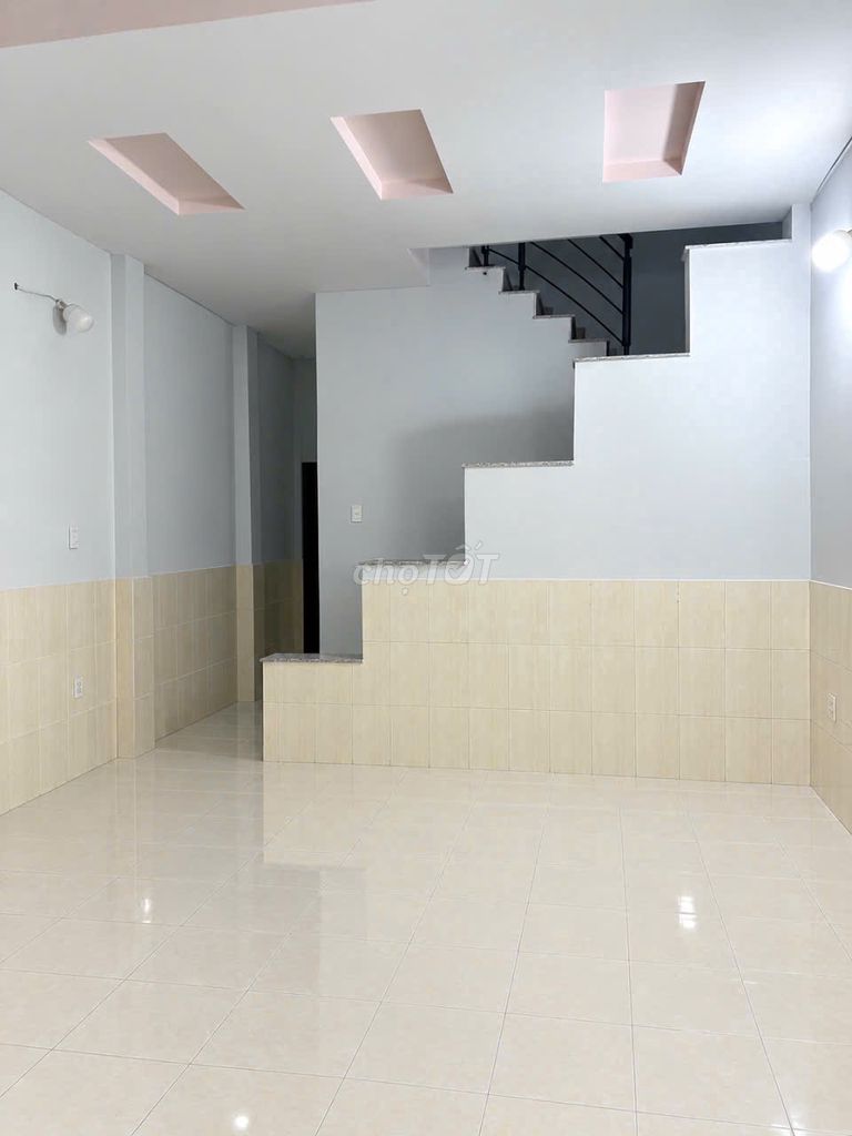 Rent a 1 st floor, 5th floor x17 số 9 street, Linh Tây