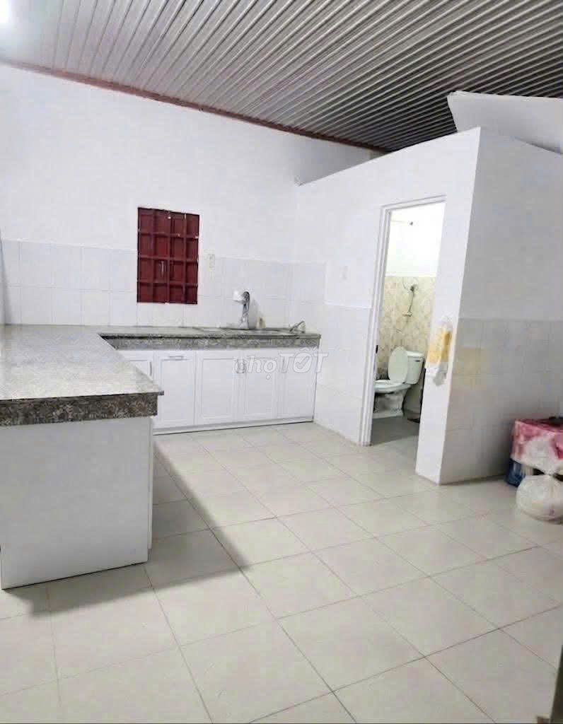 Rent a 1 st floor, 5th floor x17 số 9 street, Linh Tây