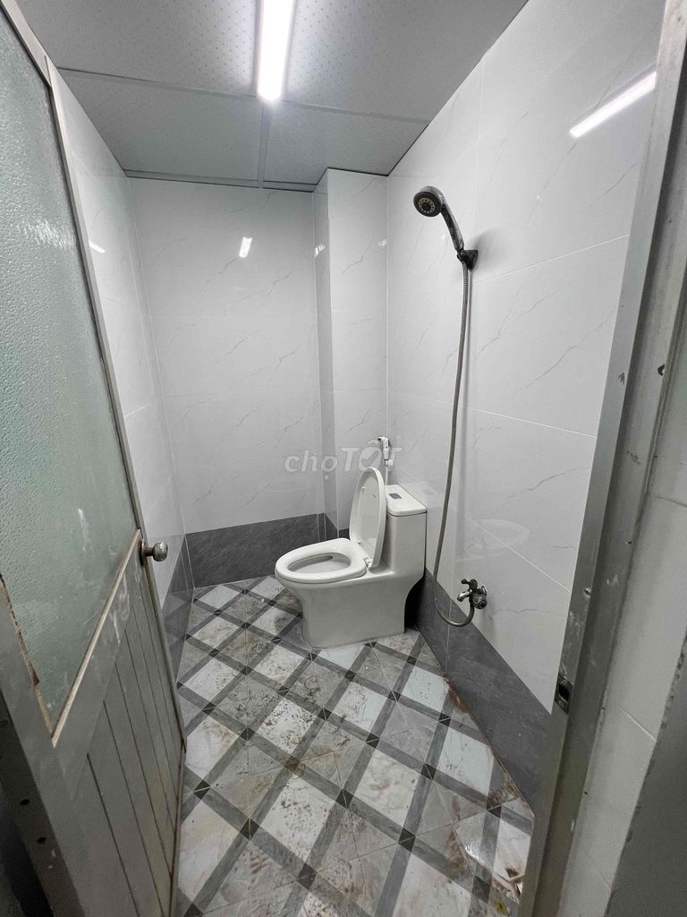 Rent the new original house, Kent.